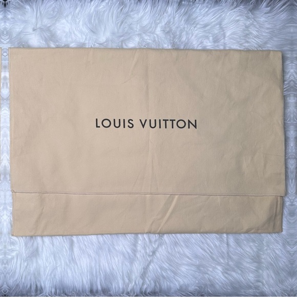 LV Fold-over Dustbag #025 - 22” x 15” - Picture 2 of 9